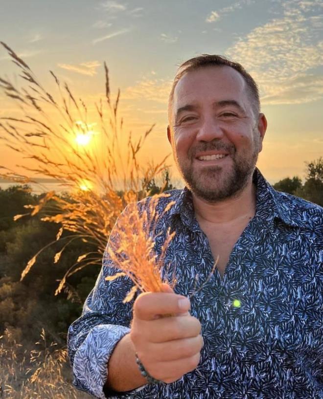 nl komedyen zayflama srrn yle aklamt: "Sabah bir dilim yiyorum. len, akam ekmek yemiyorum. Gnde de 1 saat kadar yryorum. Bu kadar, bir de pilavdr makarnadr haftada bir. Karbonhidrat braktm, protein arlkl beslenmeye baladm. Meerse glutenle alakal sorunum varm."