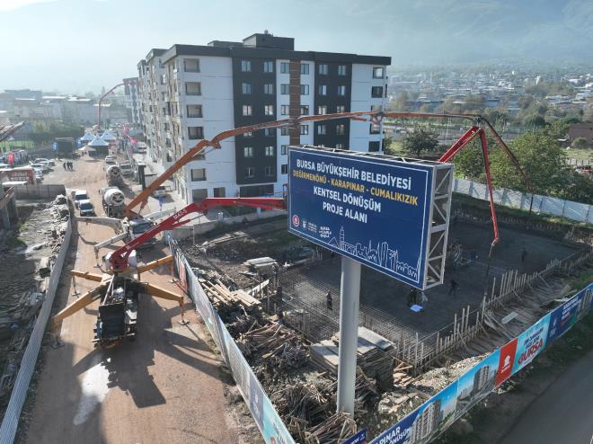 Bursa Milletvekilleri Mustafa Yavuz ve Refik zen de kentsel dnm yasasnn meclisten getiini hatrlatarak, gerek merkezi hkmet gerekse Bykehir ve ile belediyelerinin almalaryla bu tr dnm projelerinin bundan sonra daha da hzlanacan kaydetti.