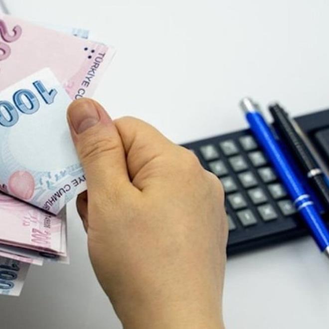 Fona ilikin mali veriler, en ge 6'ar aylk dnemler itibaryla kamuoyu ile paylalacak.    Fon, kurumlar vergisinden muaf tutulacak. Fonun grevleriyle ilgili faaliyetlerinden elde ettii gelirleri dolaysyla iktisadi iletme olumu saylmayacak. Bu muafiyet, fonun kazan ve iratlar zerinden Gelir Vergisi Kanunu ile Kurumlar Vergisi Kanunu uyarnca yaplacak vergi kesintilerini de kapsayacak.    Ayrca fon, damga vergisi ve harlardan muaf olacak. Fona yaplan ba ve yardmlar, veraset ve intikal vergisinden, fonun kaynaklarndan yararlanclara aktarlan tutarlar dolaysyla bankalar ve finansman irketleri tarafndan tahsil edilen faiz tutarlar ile kar paylar banka ve sigorta muameleleri vergisinden ve kaynak kullanmn destekleme fonuna yaplacak kesintilerden mstesna olacak.    Fona yaplan nakdi ba ve yardmlarn tamam, Kurumlar Vergisi Kanunu hkmleri erevesinde gelir veya kurumlar vergisi matrahnn tespitinde, gelir veya kurumlar vergisi beyannamesi zerinde ayrca gsterilmek artyla beyan edilen gelirden veya kurum kazancndan indirilebilecek.    Fonun alma usul ve esaslar ile fonun kaynaklar ve giderleri, fondan yaplacak kaynak aktarmlarna ilikin usul ve esaslar, Cumhurbakan tarafndan karlacak ynetmelikle