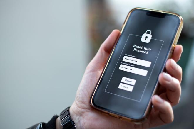 EN ZAYIF FRELER VDEO PLATFORMLARINDA    Bu yl biraz daha derinlemesine veri analizi yapan irket ifrelerin gcn platform kategorisine gre de inceledi.    Yaplan incelemelere gre Film,Dizi ve Belgesel paylam platformlarnda kullanlan ifrelerin ,paylalan listelerde en zayf ifrelere sahip olan kategoride yer ald belirtildi.