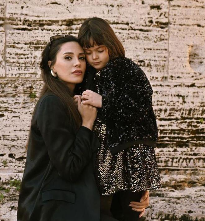 Paylamnn sonunda Roma'da kendilerine elik edenler iin teekkrlerini dile getiren nl oyuncu kran Oval, kzyla bu deerli anlar yaad iin minnet dolu olduunu syledi.