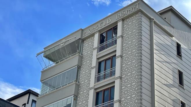 Yaral, 112 Acil Servis ekipleri tarafndan Samsun Eitim ve Aratrma Hastanesi?ne kaldrld.