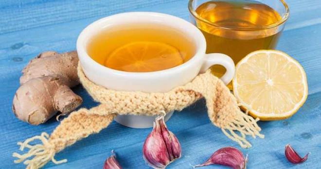 2 bardak kaynayan suyun iine 4-5 adet parmak ucu byklnde taze veya kuru zencefil koyarak yaklak 6 dakika kadar kaynatn.