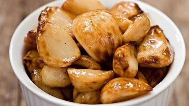 Yalar yakan sarmsak ayndan her sabah ve akam birer fincan iin. Sarmsak ayn ok aken veya ok tokken imemelisiniz.