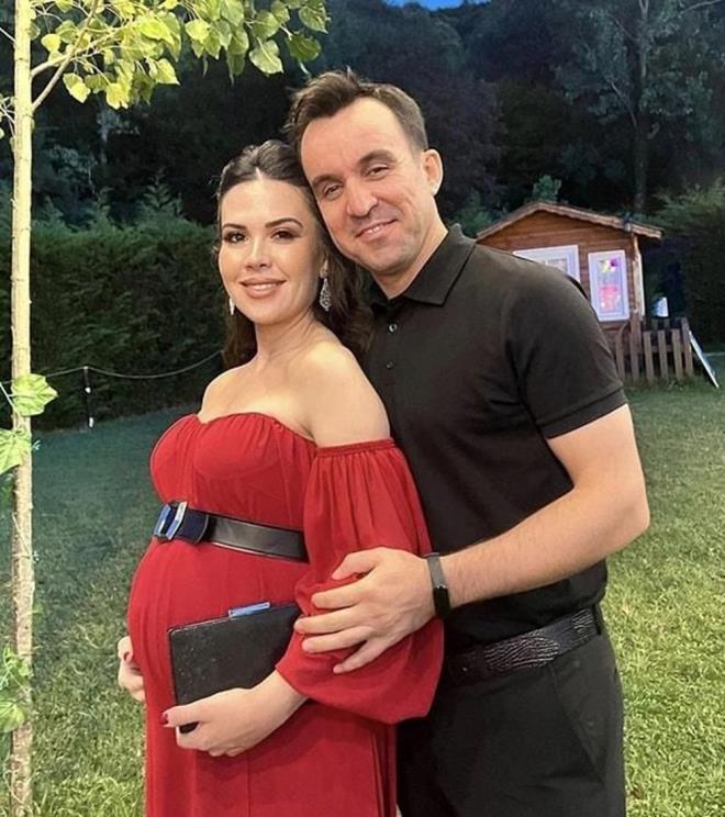 FENOMENLERE KISKA DENETM    MASAK, su gelirlerinin aklanmas, VDK ise vergi kayp ve kaa ynnden incelemesini srdryor. Fenomenler ile internet zerinden ticaret yapanlara iki koldan denetim balad. Fenomenlerin internet sat gelirleri, vergi kaytlar ve banka hesaplar tek tek incelenecek. Vergisi denmemi gelirlerin tm su geliri olarak ele alnacak.    VDK ise sosyal medya fenomeni olarak adlandrlan kiileri vergi kaa ynnden incelemeye balad.    Polat ailesine ynelik kara para aklama ve vergi karma soruturmas srasnda, vergi ynnden ciddi bir durumun olduu ortaya kt. nternet zerinden ticaret yapanlarn tm kademeli olarak incelenecek.    VDK, bu kiilerin banka kaytlar, kredi kart harcamalar, kredi kart gelirleri gibi bir dizi balkta incelemesini srdryor.