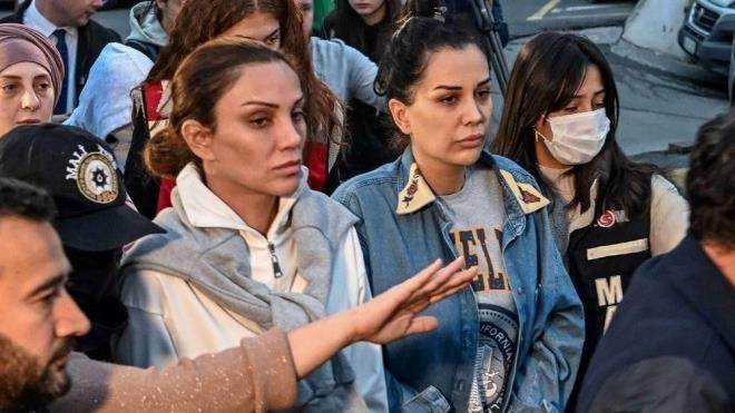 Cezaevinde ok zgn olduunu ve zntsnn en byk nedeninin ocuklarn gremeyii olduunu dile getiren Polat, "Hakkmdaki haksz sulamalar karsnda aresiz oluum da beni zyor ama Allah dayanma gc veriyor." dedi.