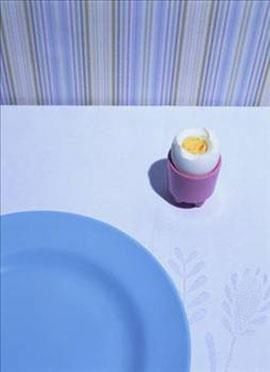 <p><b>Kalori asndan et ve st ile mukayese edildiinde, 55 gramlk bir yumurta, 40 gram yal sr etine veya 100 gram yal ste edeerdedir.</b></p>