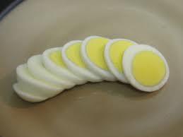 <p><b>ABD&#8217;de bir niversitede yaplan aratrmada, kahvaltda yumurta yemenin vcut yann kaybedilmesinde etkili olduu belirlendi.</b></p>