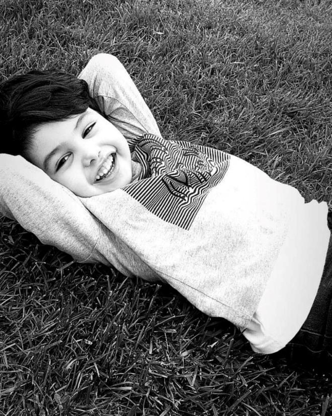 zmir?in Bayrakl ilesindeki bir alveri merkezinin de iinde bulunduu rezidansta, 8 yandaki yeeni Kutsal Hazar Eymen Kara?nn kulland cipin altnda kalarak lmne neden olan hala Zerrin Aka?nn yargland dava sonuland.