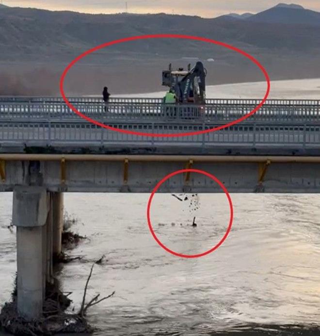 O anlar, bir vatandan cep telefonu kamerasyla kaydedildi.