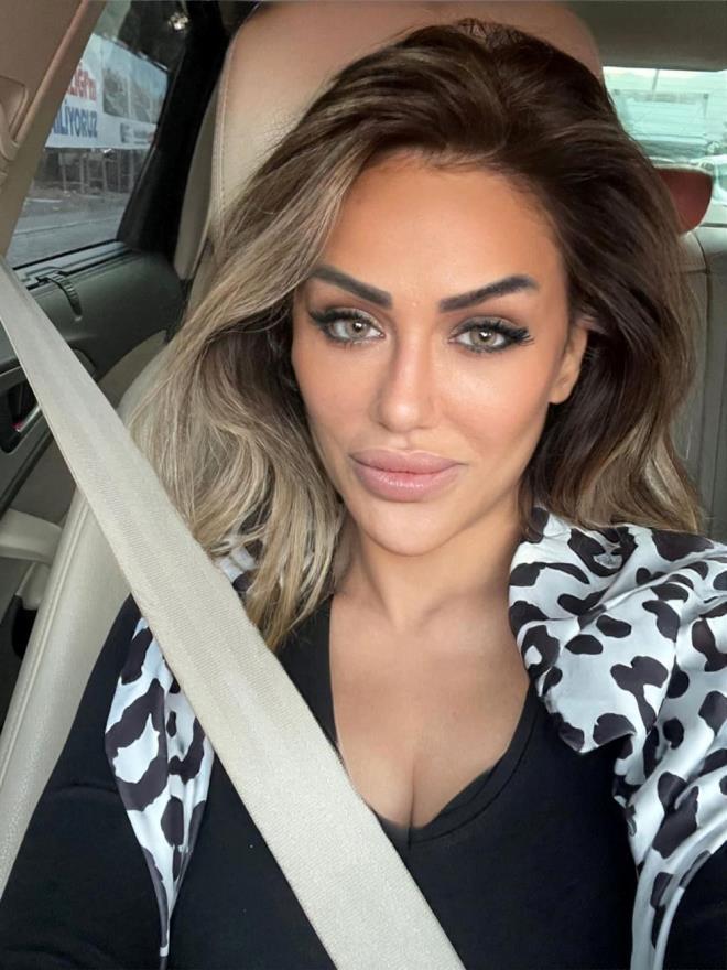 ?O NSANLAR FRMAMIZI ELMZDEN ALMAYA ALITI?    Antalya 4. Ar Ceza Mahkemesi?nde grlen durumaya sank Ylmaz Fahriolu, kald cezaevinden SEGBS araclyla katld.    atal?n days, anneannesi, taraf avukatlar ve Aile ve Sosyal Hizmetler Bakanl avukat salonda hazr bulundu.    Zehra atal?n days Erol G., kendisine ait irketler olduunu, Zehra?nn firmasyla ayn binada olduklarn anlatt.    atal ile Ylmaz Fahriolu arasnda herhangi bir ortaklk olmadn belirten Erol G., ?2022 yl mays aynda bu insanlar ofise gidip gelmeye balad. Bu insanlar grnce ve tartmalar knca yeenim Zehra?ya sordum. Zehra, Ylmaz?a borcu olduunu ve zeceini syledi. O insanlar firmamz elimizden almaya alt. Bizi tehdit etti.? dedi.