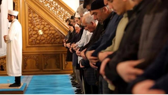 1 ARALIK 2023 CUMA MESAJLARI    Gzlerinizin sadece gzellikleri grecei bir gn olsun. #hayrlcumalar    Allah'n rahmeti ve bereketi zerimize olsun! Cumanz mbarek olsun.    Ya Rabbi! Sana alan elleri, sana ynelen gnlleri, sana bklen boyunlar, sana yalvaran dilleri, ne olur bo evirme, amin. Hayrl nurlu cumalar.    Kalp krmay braktmz, birlik olduumuz bir cuma gn olmas dileiyle... Hayrl Cumalar...    Cuma gnleri,duann kabul olaca bir an vardr. Cuma?nn gndz,gecesinden daha kymetlidir Allah Cumamz ve ettiimiz dualar kabul etsin inallah