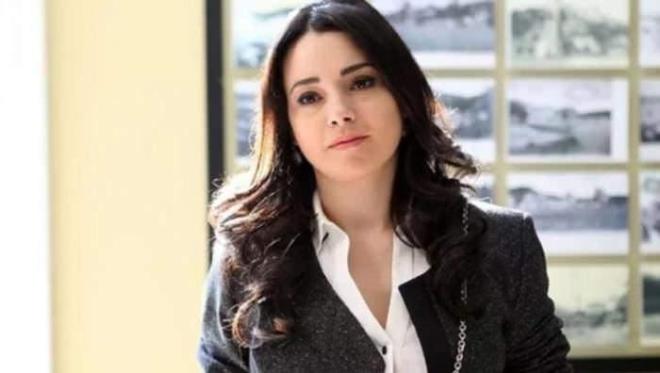 eitli programlarda sunuculuk yapan Namal, yeni dizisi ile adndan sz ettiriyor.