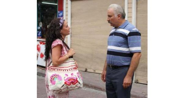 Topun dmesiyle birlikte neye uradn aran nl oyuncu ksa srede toparland.