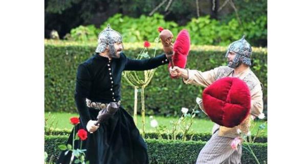 <p><b>MUHTEEM SLEYMAN SETTE AYAK BLEN KIRDI</b></p> Halit Ergen, "Muhteem Yzyl"n ekimleri srasnda ayak bileini krd. Dizide Kanuni Sultan Sleyman' canlandran Ergen, Okan Yalabk ile yapt klla dv sahnesinin ekimlerinde, ayak bileini sakatlad.