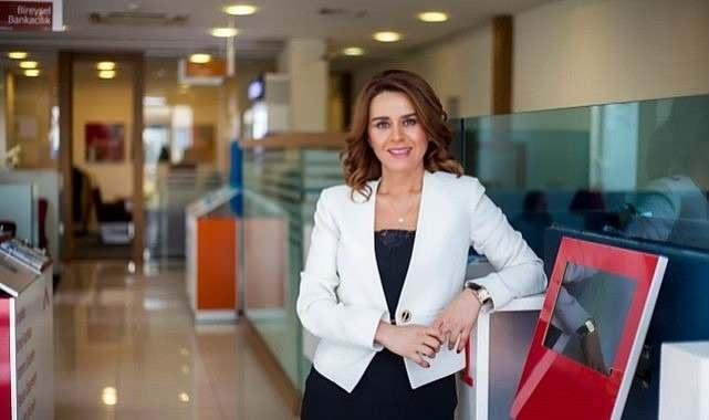 Odalardan birindeki TV nitesinin rafnda paralar bulundu. Polisler hemen bu paralar sayarak tutanaa geirdi. Rafta 67 bin lira vard. Evde baka bir para, altn veya mcevher bulunamad.