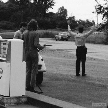 Fotoraftaki gizli espri