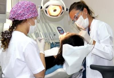 <b>Periodontoloji Uzman:</b> Di eti hastalklar uzman bulmak da iverenler iin olduka zor.