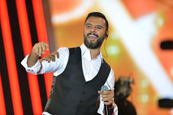 Sosyal medya paylamlar ve zel hayat ile gndemden dmeyen Alian, yeni paylam ile sevenlerini artt. Takipilerini eski yllara gtren ve ocukluk yllarna ait bir grsel yaynlayan Alian, 'Sene 1990 14 yandaym ve Serkan Burak kt' szleri ile gerek adn duyurdu.