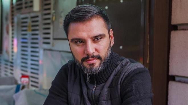 Yapt nostaljik paylam gren hayranlar Alian' tanmakta glk ekerken paylamn altna dt notla da herkesi akna evirdi.