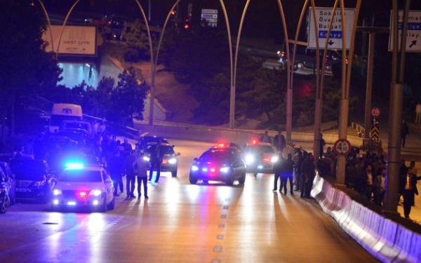 Ek binada mesai bitimi nedeniyle az kiinin bulunduu, Polisevi'nde ise misafirlerin olduu renildi.