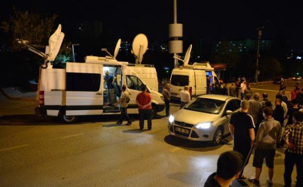 Saldrnn ardndan, Ankara Emniyet Mdrlnn farkl birimlerinden ok sayda ekip, olay yerine sevk edildi.