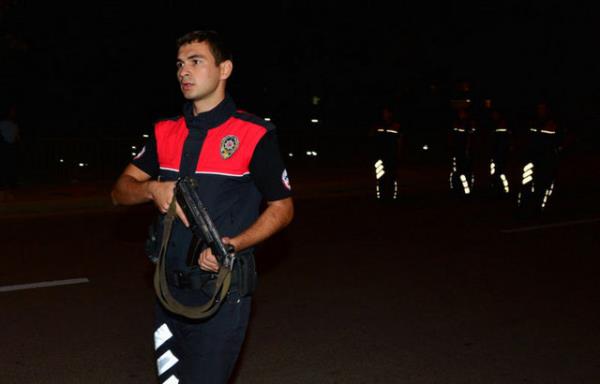 Ankara Dikmen'deki Emniyet Genel Mdrl binas ile Bilgi lem Daire Bakanl ve Sosyal Hizmetler Daire Bakanl binalarna roketatarl saldr dzenlendi.