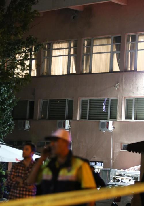 lk belirlemelere gre len ya da yaralanann olmad olayda, binada hasar olutu.