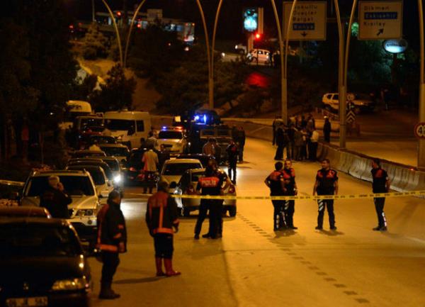 Ankara Dikmen'deki Emniyet Genel Mdrl ek binas ile Polis Evi'ne ynelik saldry gerekletirenlerin yakalanmas iin balatlan operasyon sonuland.