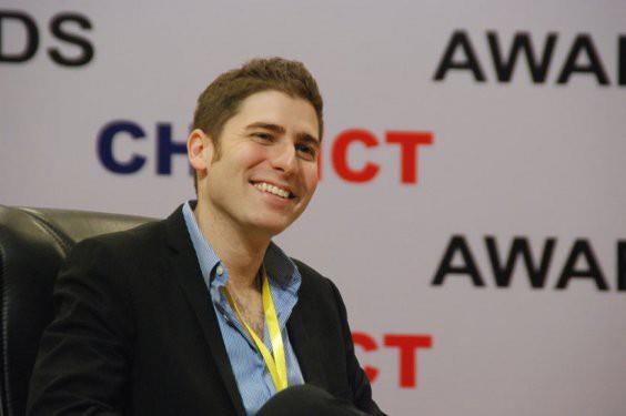 <p><b>Eduardo Saverin:</b></p> 30 yandaki Saverin, 2.65 milyar dolarlk bir servete sahip. Saverin'in zenginliinin bu kayna ise Facebook'un kurucu ortaklarndan olmasndan geliyor.