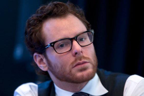 <p><b>Sean Parker:</b></p>   Akll telefonlara entegre bir mzik uygulamas olan Napster'n kurucu ortaklarndan ve Facebook'un ilk bakan olan Parker, 33 yanda ve 2 milyar dolarlk bir servete sahip.