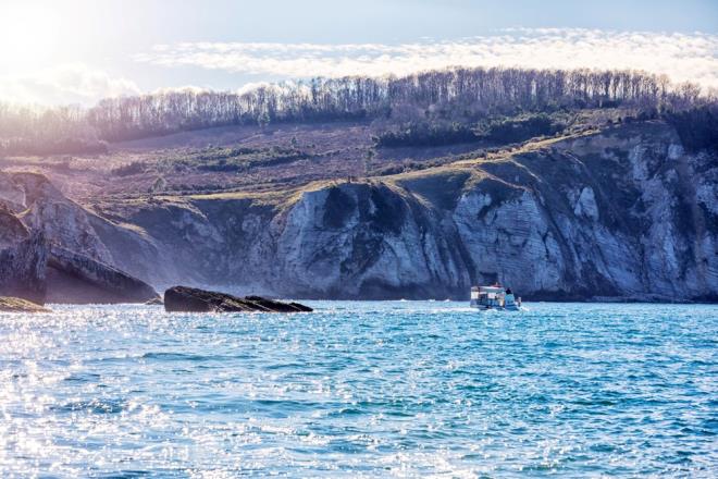 ile  <br>  stanbul'a yaklak bir saat mesafede bulunan ile, ormanlar ve tarihi kalntlaryla nl bir yer. Karadeniz kysnda yer alan bu irin kasabada deniz kenarnda yry yapabilir, tarihi mekanlar ziyaret edebilirsiniz. K aylarnda mineli ile otellerinden birinde romantik hafta sonu geirebilirsiniz.