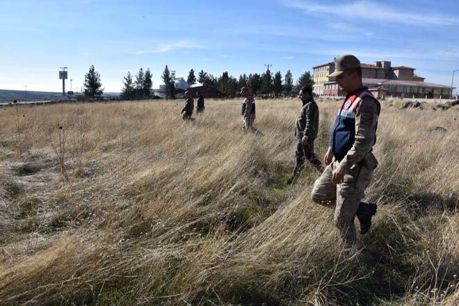 Dn yaplan aramalara, havann kararmas sonucu ara verilmiti.