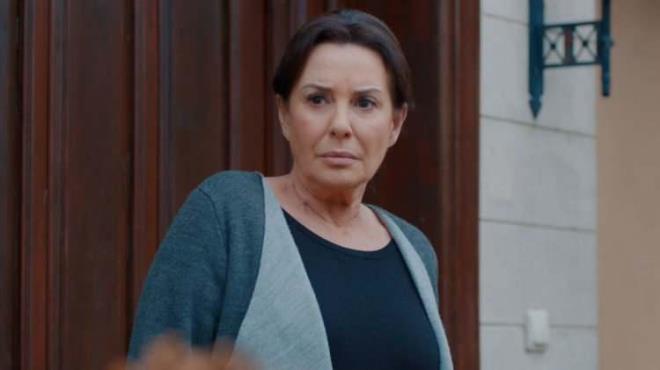 Dnn kitaplar yaklyordu. Evler baslyordu. Arkadalarmzn gzaltna alnmas, sanatsal anlamda uygulanan sansrler korkuntu."