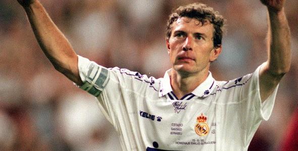 Emilio Butragueo 17 GOL