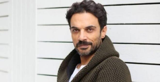 Dizideki rol ve gnlk hayattaki sempatik tavrlar ile geni bir hayran kitlesi yakalayan Aslan'n evli olup olmad hayranlar tarafndan merak edildi.