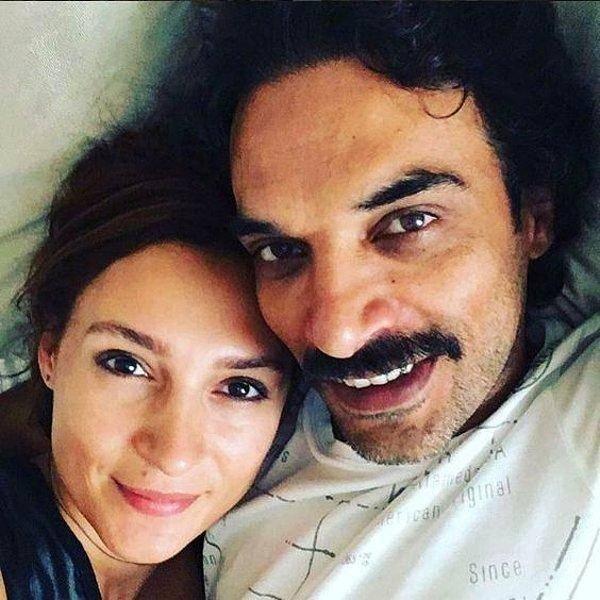 24 yllk evli olan ve  ocuk babas olan Uur Aslan Yarg dizisinin senaristi Sema Ergenekon ile evli.