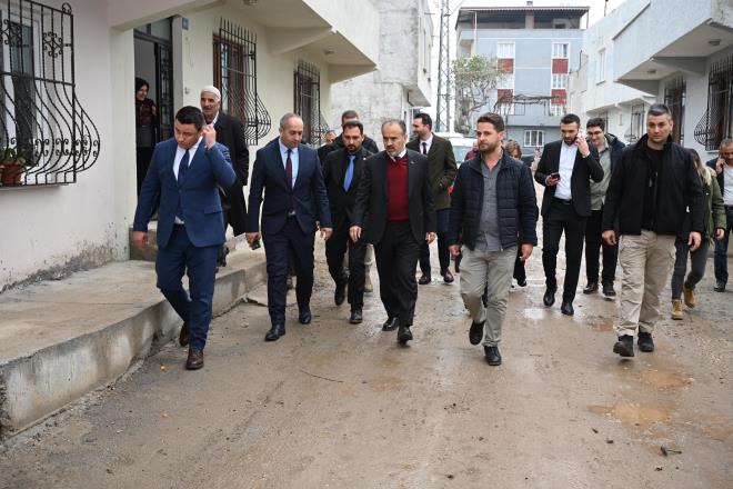 Trkiye?de hava kalitesinin iyiletirilmesine ynelik olarak yaynlanan ?Hava Kalitesi Deerlendirme ve Ynetimi (HKDY) Ynetmelii?, mevcut hava kalitesi snr deerlerinin 01 Ocak 2024 tarihine kadar kademeli olarak azaltlmasn hedeflerken, Bursa Bykehir Belediyesi daha temiz bir hava iin almalarn srdryor. Bu kapsamda; Bursa iin evre ehircilik ve klim Deiiklii l Mdrl koordinasyonunda Bykehir Belediyesi?nin de katklaryla 2020-2024 yllarn kapsayan Temiz Hava Eylem Plan hazrland. Eylem plan dorultusunda kat yakt kullanan konutlarn doalgaz kullanmna geiinin salanmas iin almalara hz verildi. evre, ehircilik ve klim Deiiklii Bakanl?nn Trkiye genelinde snmadan kaynakl hava kirliliinin azaltlmas amacyla kat yakttan doalgaza gei sreciyle ilgili hibe desteinden yararlanan Bykehir Belediyesi, 10 milyon TL?lik denek ile ekonomik gerekelerle doalgaza gei yapamayan 150 hanede dnm balatt.