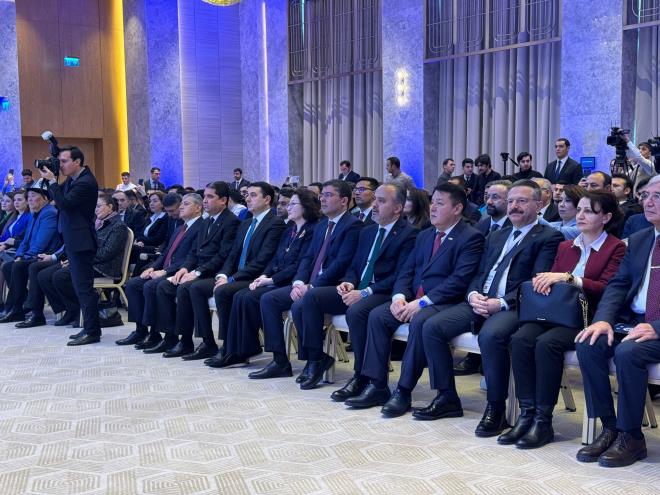 Bursa'nn ev sahipliinde 2022 yl Kasm aynda yaplan TRKSOY ye lkeler Kltr Bakanlar 39. Daimi Konsey toplantsnda Bursa Bykehir Belediye Bakan Alinur Akta, Trk Dnyas Kltr Bakentleri Birlii?nin kurulmasn teklif etmiti. Trk Dnyas Kltr Bakenti srecinde edinilen tecrbelerin bu grevi stlenecek tm ehirlere aktarlabilmesi, Trk Dnyas Kltr Bakentlii srelerinin kurumsallatrlabilmesi, ayn zamanda var olan ehircilik ve belediyecilik tecrbelerinin de karlkl olarak aktarlabilmesini amalayan teklif, Daimi Konsey tarafndan kabul grerek, ye lkelerin Kltr Bakanlar tarafndan imza altna alnmt. Alnan karara istinaden 30 Haziran 2023 tarihinde Trkmenistan?n Arkada ehrinde Trk Dnyas Kltr Bakentleri yerel yneticileri alma toplantsnn ilki yaplmt.