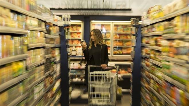 TK verilerine gre, kasm aynda TFE yzde 3,28 ile beklentilerin altnda artt. Yllk bazda TFE yzde 61,98'e ykseldi.    Yurt ii FE kasmda yzde 2,81, yllk bazda yzde 42,25 oldu.