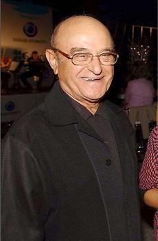 <p><b>evket Sabanc</b></p>  ngiltere'de Manchester niversitesi Tekstil Mhendislii'ni bitirdi.