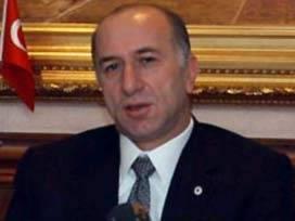 <p><b>Turgay Ciner</b></p>  Lise reniminden sora eitimine devam etmemitir.