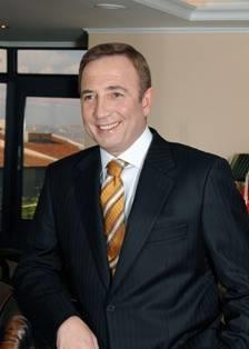 <p><b>Hamdi Akn</b></p>   Gazi niversitesi Makina Mhendislii blmnden mezun oldu.