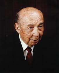 <p><b>Vehbi Ko</b></p>  10 yanda mahalle mektebine balad. Hac Bayram Camii'nin yanndaki "Topal Hoca'nn Mektebi"nde ilk dersini ald. Mahalle Mektebi'nden sonra yine Hac Bayram Camii'nin yannda kiralk bir evde ders grlen ilkokula balad. Bu okulu birincilikle bitirdi. Daha sonra, bugn Tp Fakltesi (htisas Hastanesi)'nin bulunduu yerde olan "Ta Mektep" denilen Ankara dadi'sine (lise) gitti. Ancak idadi hayat uzun srmedi? 16 yanda esnafla balad.