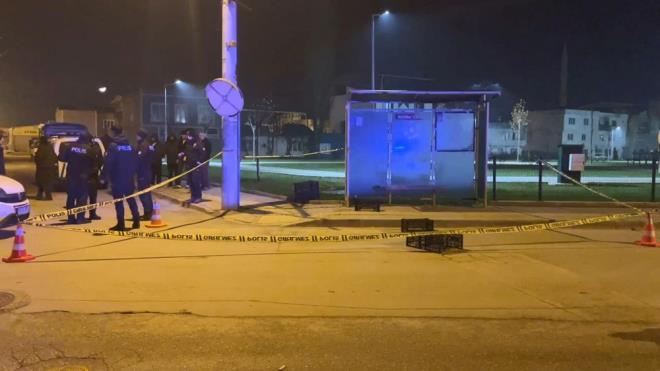 Yaplan incelemelerin ardndan olay Batuhan K., Rdvan G., Kemal K., Aygn T., Tayfun E. ve Enes T.?nin gerekletirdii belirlendi. kamet adresleri tespit edilen 6 pheli, e zamanl dzenlenen operasyonla gzaltna alnd.