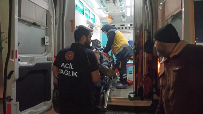 Olayn ardndan soruturma balatan polis, grg tanklarnn ifadelerine bavurup, evredeki gvenlik kameralarn inceledi.