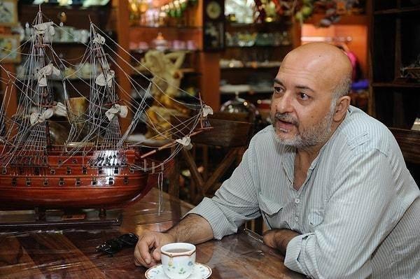 "BU KS AYNI K OLAMAZ"    <br>Tanren'in yaynland dneme damgasn vuran Bir Demet Tiyatro'da gnllere taht kuran modern zaman dervii Saldray Abi olduunu renenler adeta oke oldu.