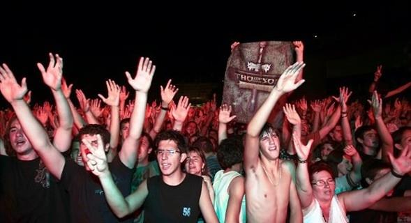 <b>Hrvatistan:</b> 2010 nfusu 4,424,000 2050 nfus tahmini 3,838,000 Nfusta beklenen azalma 13%