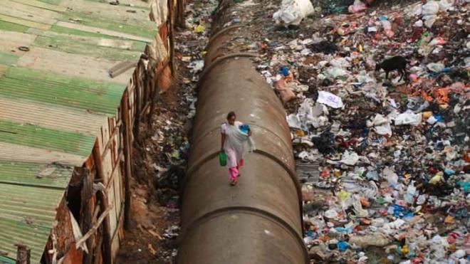 MUMBA, HNDSTAN    Hindistan'n en byk ehri olan Mumbai, 20.9 milyonluk nfusuyla dnyann da en kalabalk dokuzuncu yerleim merkezi. ehir, ayn zamanda Maharatra Eyaleti'nin bakenti ve Salsette adas zerine kurulu.