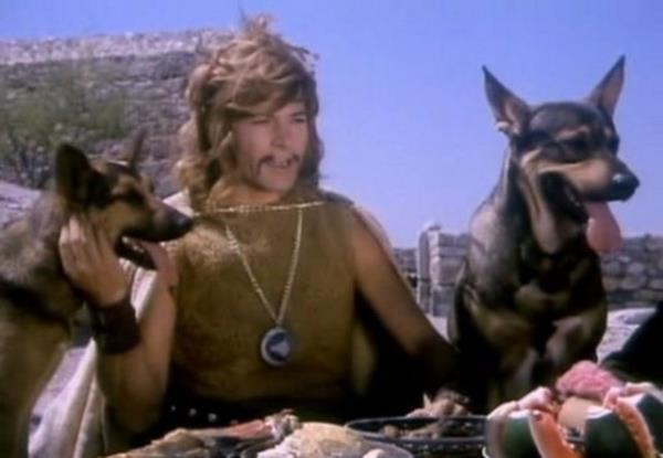 <p><b>Tarkan / Kartal Tibet</b></p>  Tarkan : Bunu sana kim yapt kurt ?  <p>Kurt : Hav hav hav</p>  Tarkan : Alak Kostok !!